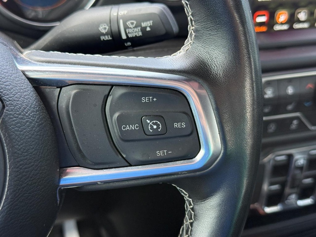 Jeep Gladiator Vehicle Full-screen Gallery Image 13