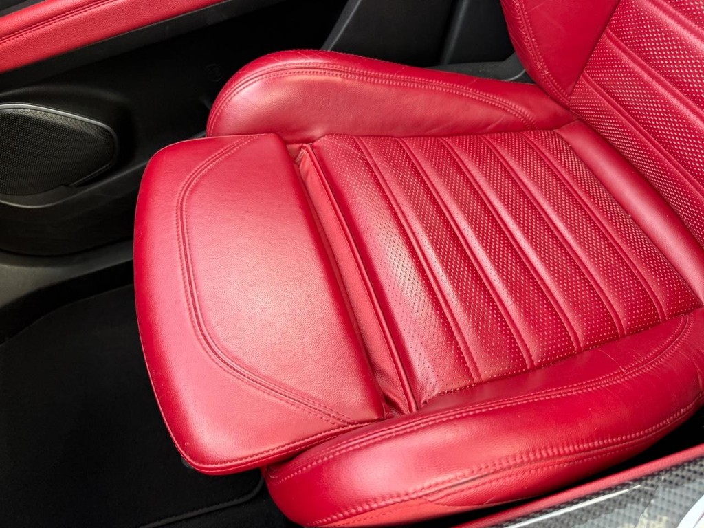 Alfa Romeo Stelvio Vehicle Full-screen Gallery Image 19