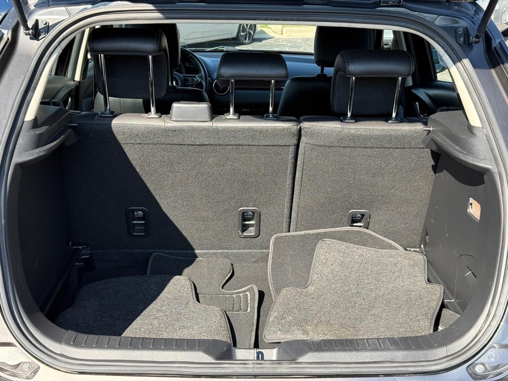 Mazda CX-3 Vehicle Full-screen Gallery Image 05