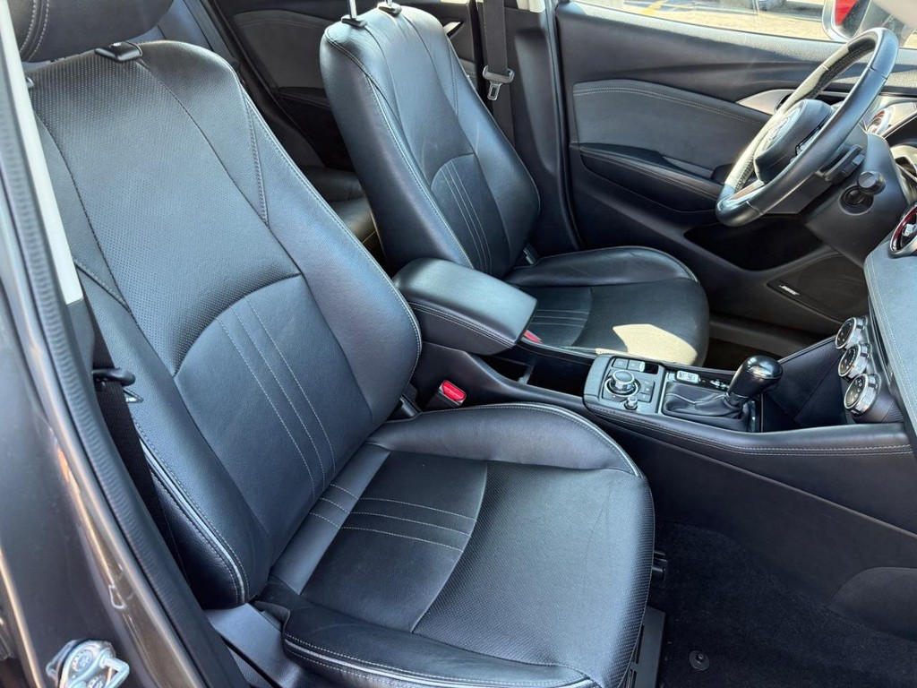 Mazda CX-3 Vehicle Full-screen Gallery Image 06