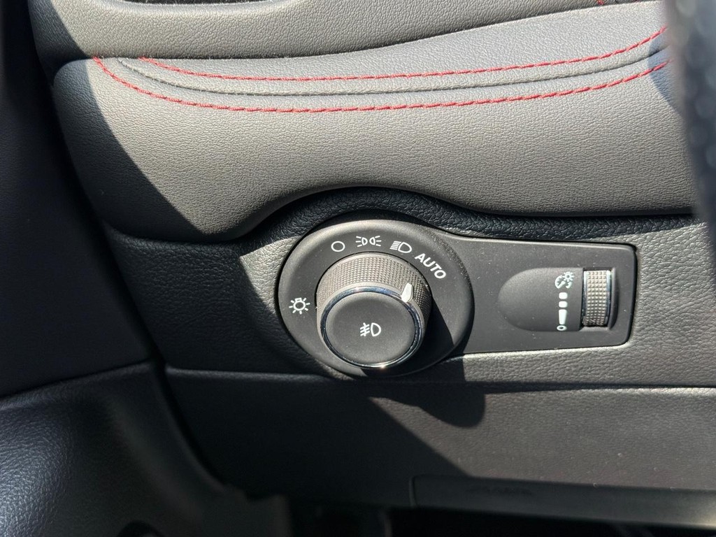 Dodge Durango Vehicle Full-screen Gallery Image 21