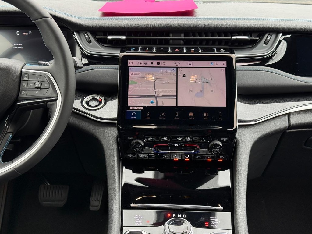 Jeep Grand Cherokee 4xe Vehicle Full-screen Gallery Image 09