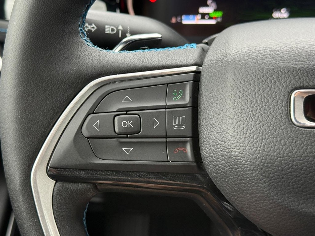 Jeep Grand Cherokee 4xe Vehicle Full-screen Gallery Image 14