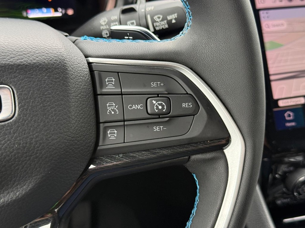 Jeep Grand Cherokee 4xe Vehicle Full-screen Gallery Image 15