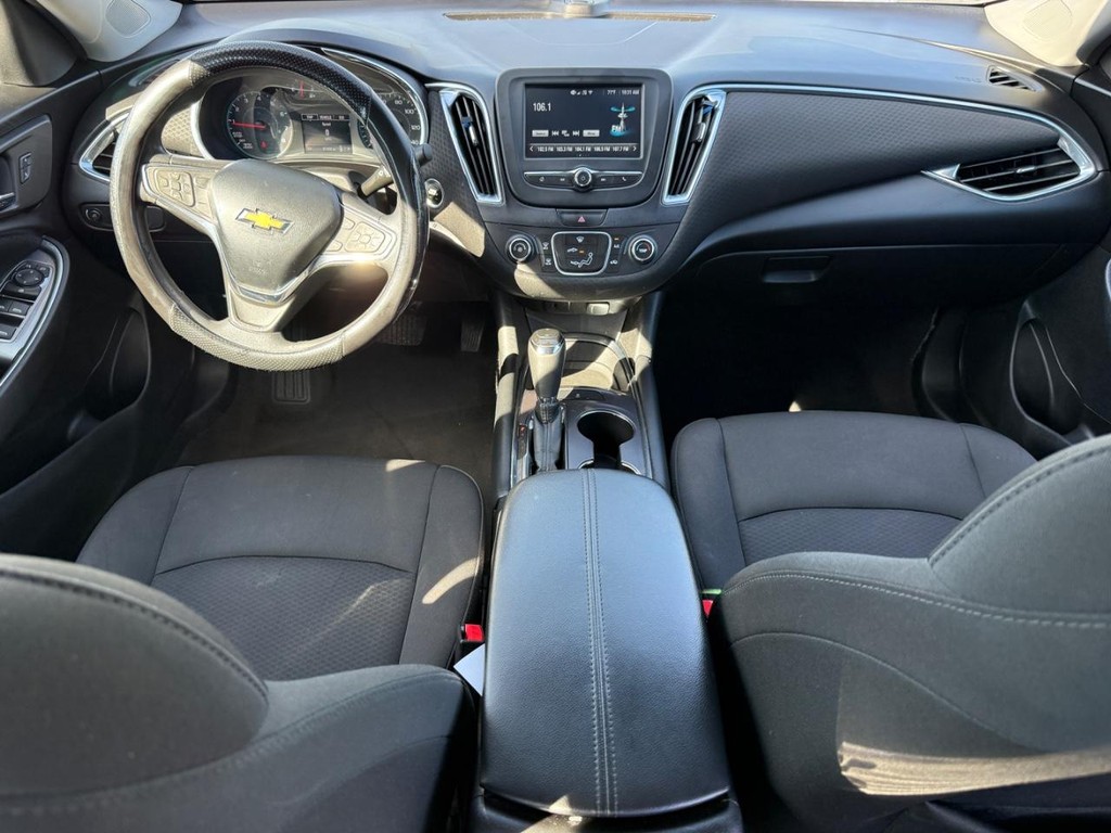 Chevrolet Malibu Vehicle Full-screen Gallery Image 08