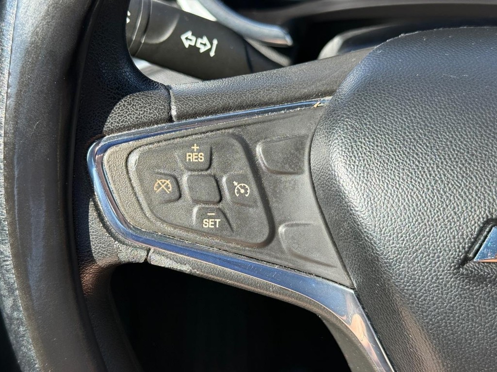 Chevrolet Malibu Vehicle Full-screen Gallery Image 14
