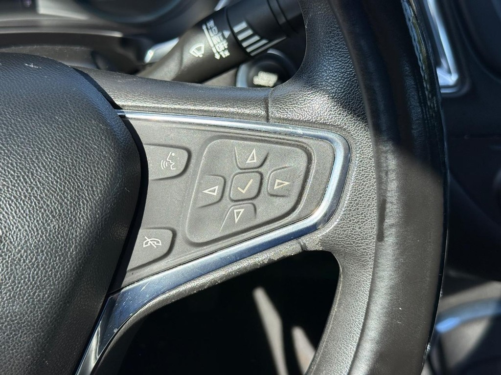 Chevrolet Malibu Vehicle Full-screen Gallery Image 15