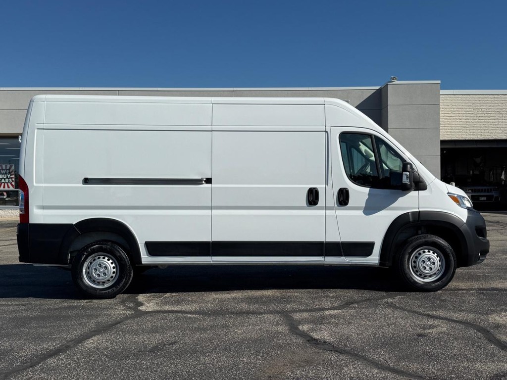 Ram ProMaster Cargo Van Vehicle Full-screen Gallery Image 03