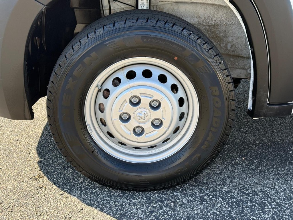 Ram ProMaster Cargo Van Vehicle Full-screen Gallery Image 08