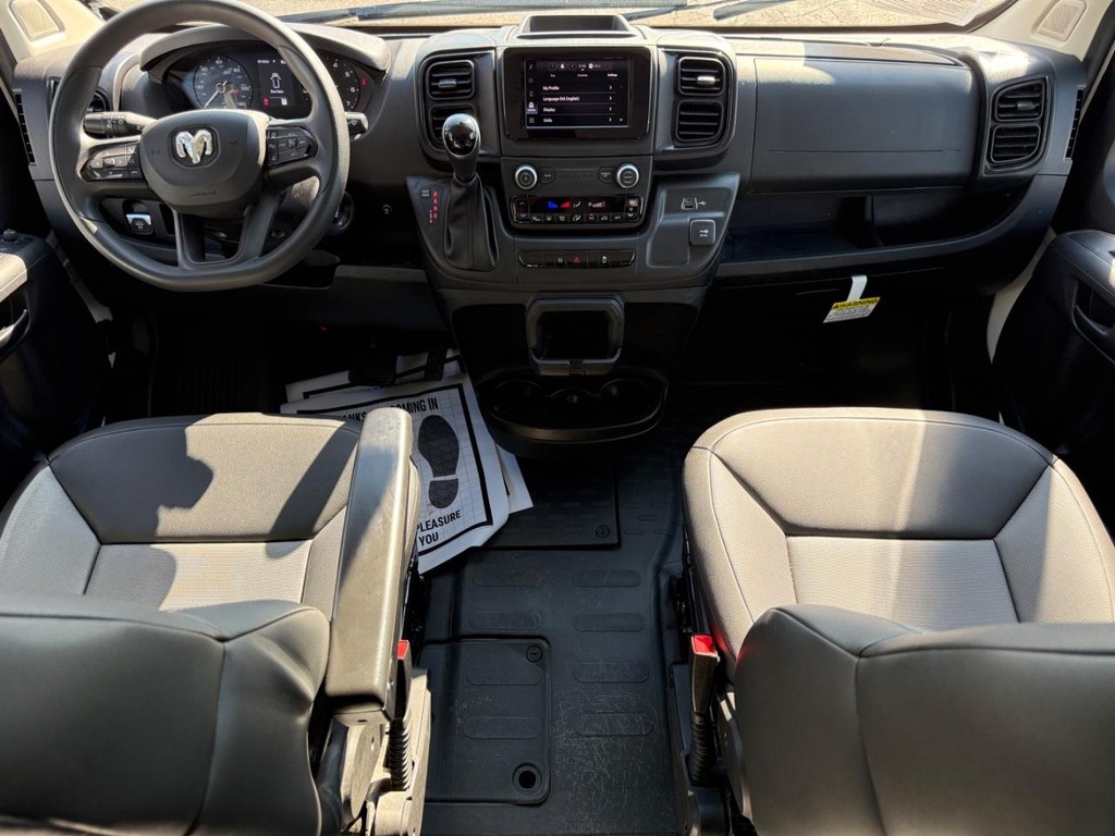 Ram ProMaster Cargo Van Vehicle Full-screen Gallery Image 14