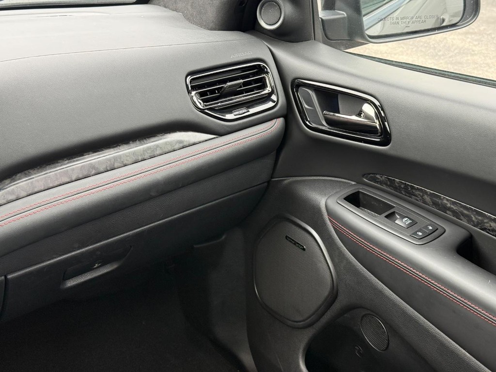 Dodge Durango Vehicle Full-screen Gallery Image 12