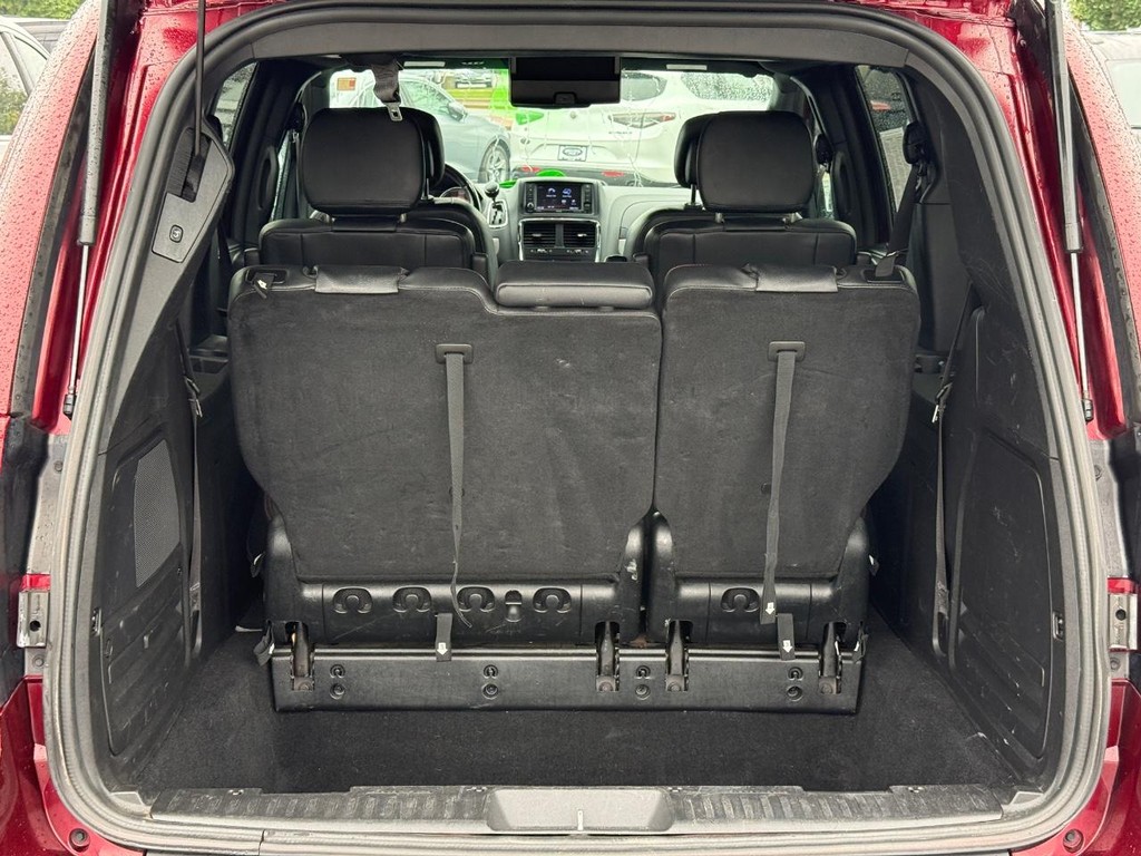 Dodge Grand Caravan Vehicle Full-screen Gallery Image 05