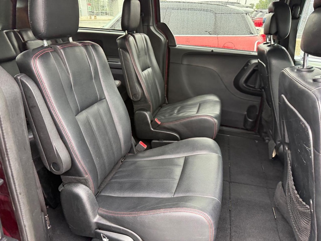 Dodge Grand Caravan Vehicle Full-screen Gallery Image 07