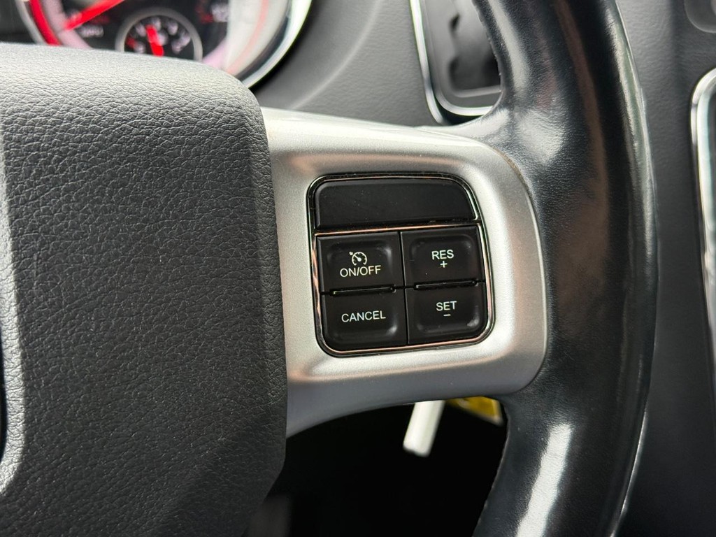 Dodge Grand Caravan Vehicle Full-screen Gallery Image 16