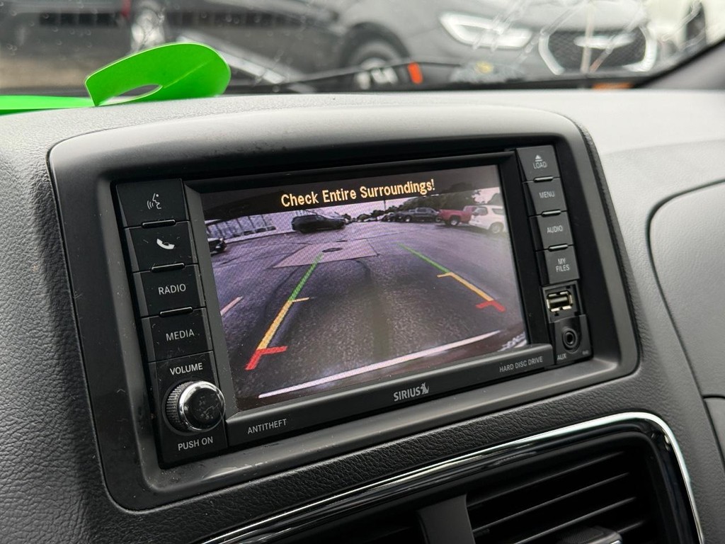Dodge Grand Caravan Vehicle Full-screen Gallery Image 18