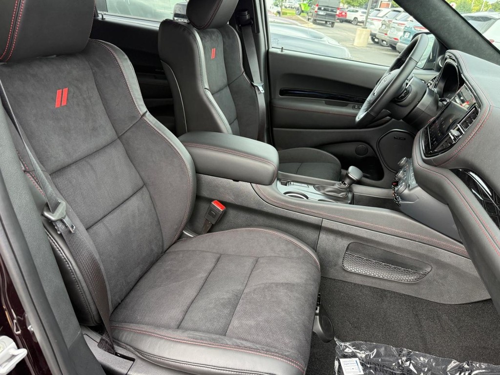 Dodge Durango Vehicle Full-screen Gallery Image 05