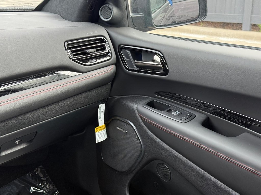 Dodge Durango Vehicle Full-screen Gallery Image 11