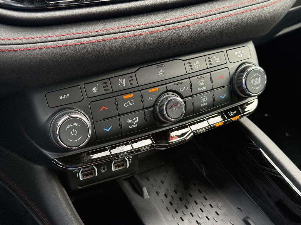 Dodge Durango Vehicle Full-screen Gallery Image 17