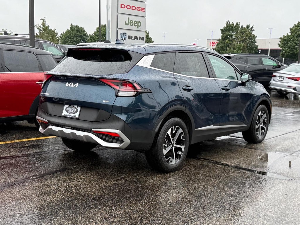 Kia Sportage Hybrid Vehicle Full-screen Gallery Image 03