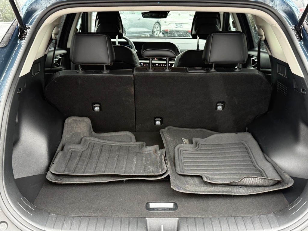 Kia Sportage Hybrid Vehicle Full-screen Gallery Image 05