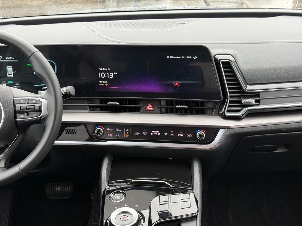 Kia Sportage Hybrid Vehicle Full-screen Gallery Image 09