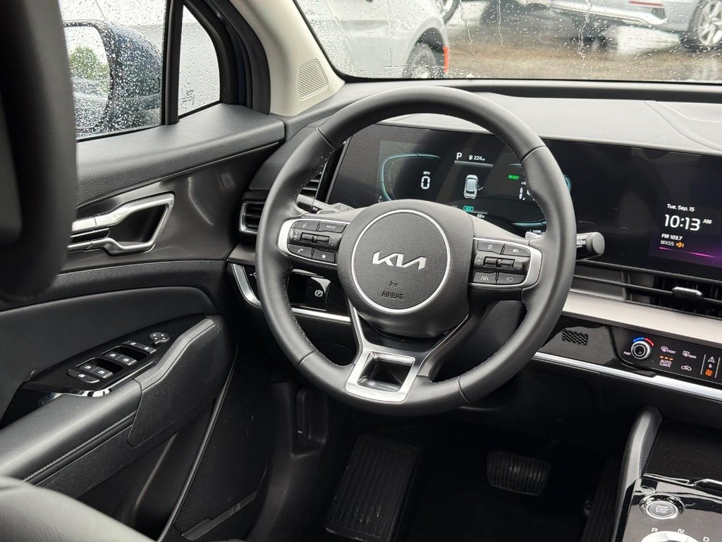 Kia Sportage Hybrid Vehicle Full-screen Gallery Image 11