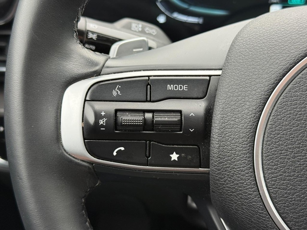 Kia Sportage Hybrid Vehicle Full-screen Gallery Image 14