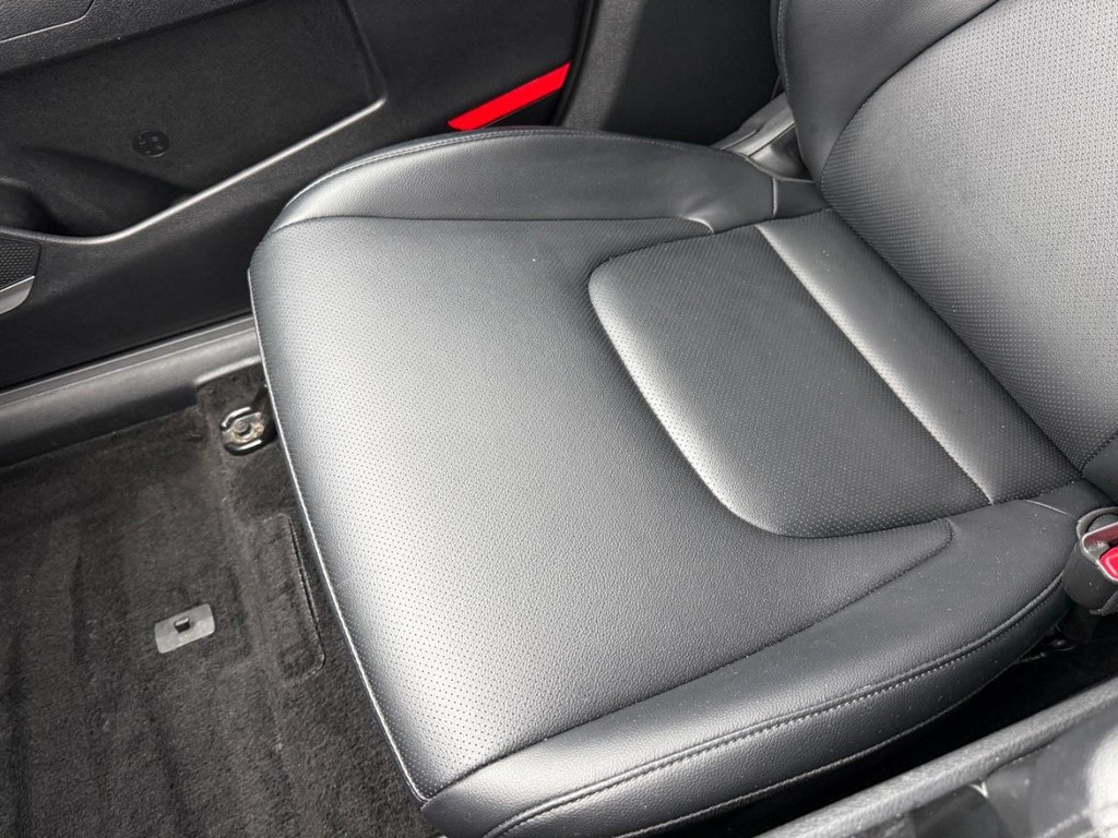 Kia Sportage Hybrid Vehicle Full-screen Gallery Image 19