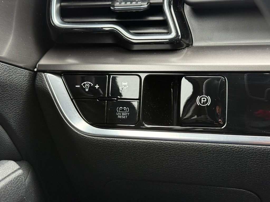 Kia Sportage Hybrid Vehicle Full-screen Gallery Image 20