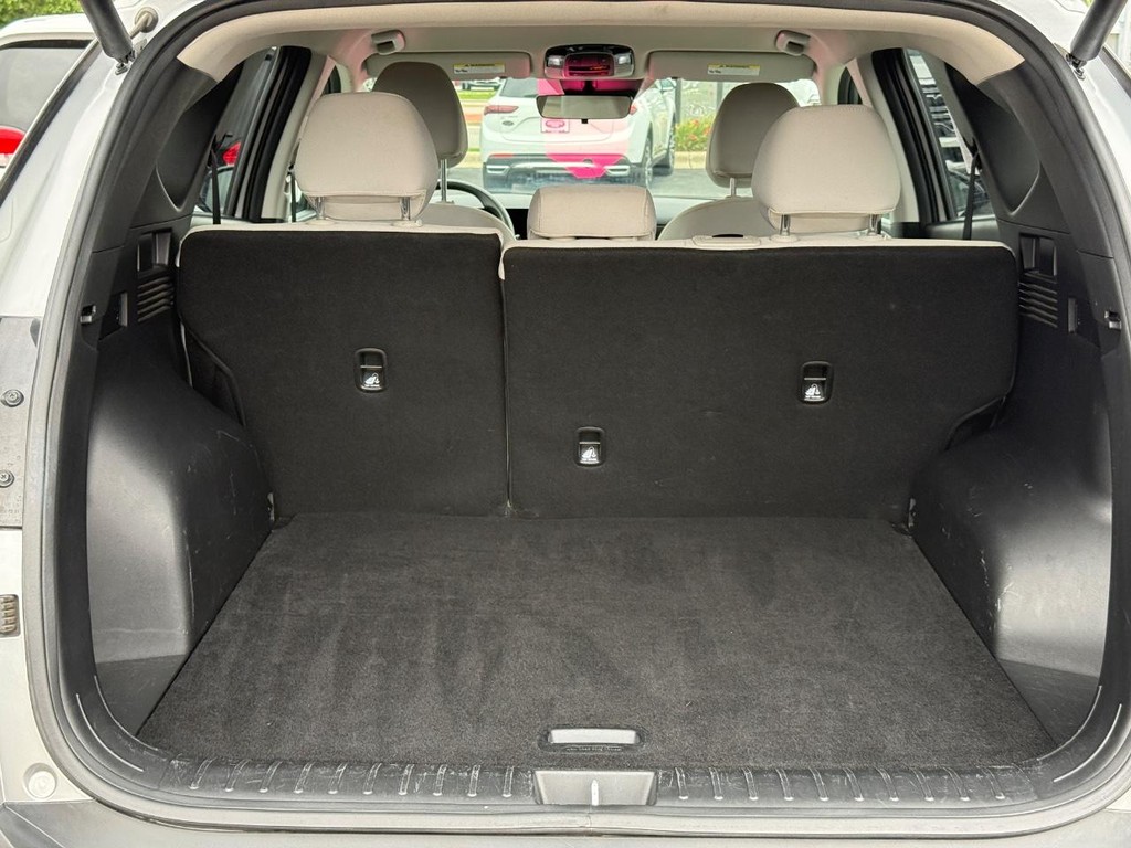 Hyundai Tucson Vehicle Full-screen Gallery Image 05