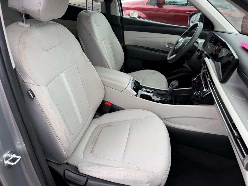 Hyundai Tucson Vehicle Full-screen Gallery Image 06