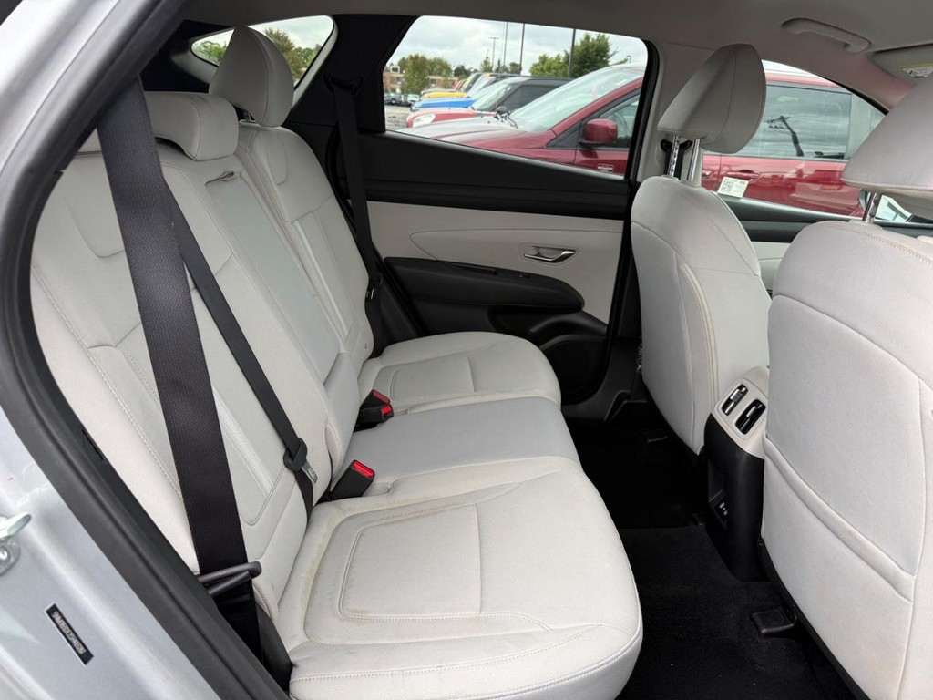 Hyundai Tucson Vehicle Full-screen Gallery Image 07