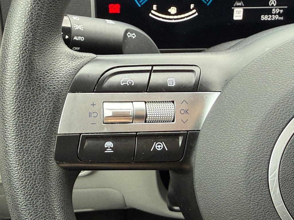 Hyundai Tucson Vehicle Full-screen Gallery Image 14