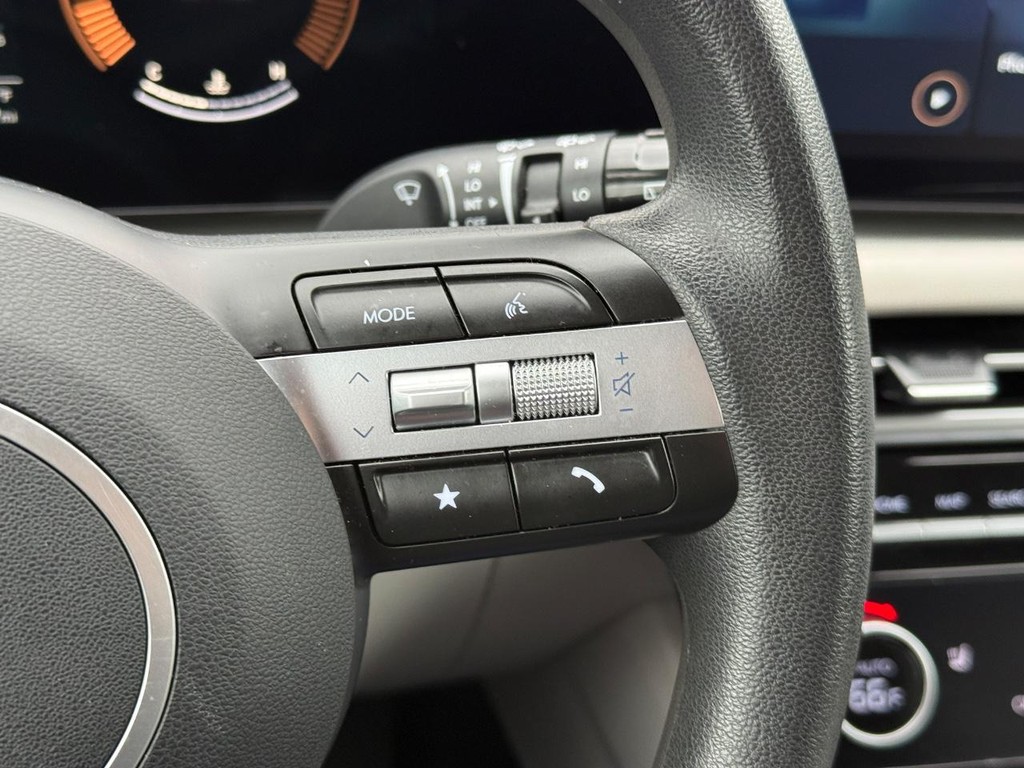 Hyundai Tucson Vehicle Full-screen Gallery Image 15