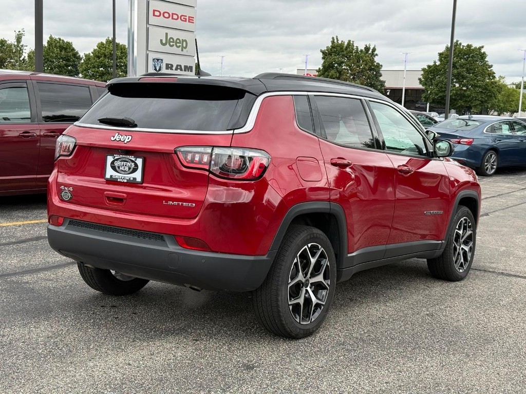 Jeep Compass Vehicle Full-screen Gallery Image 03
