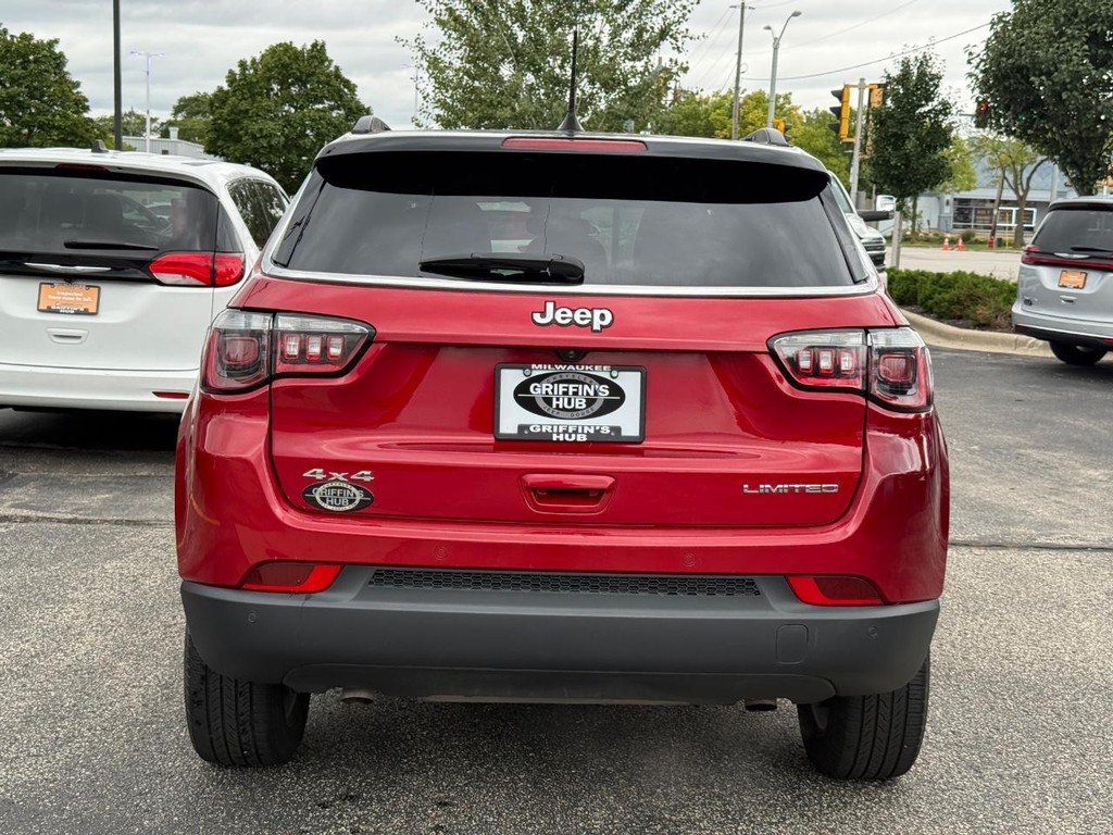 Jeep Compass Vehicle Full-screen Gallery Image 04