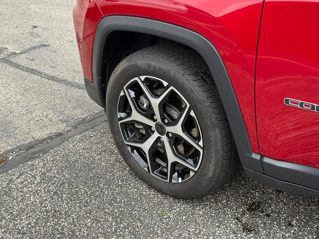 Jeep Compass Vehicle Full-screen Gallery Image 13