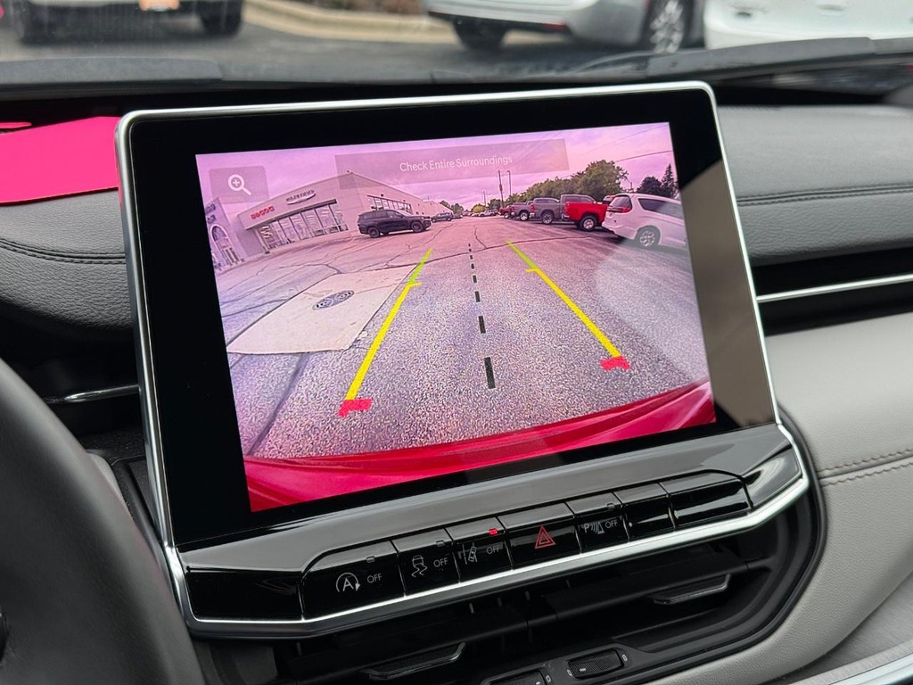 Jeep Compass Vehicle Full-screen Gallery Image 17
