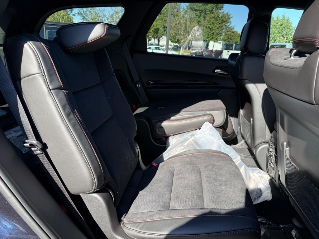 Dodge Durango Vehicle Full-screen Gallery Image 06