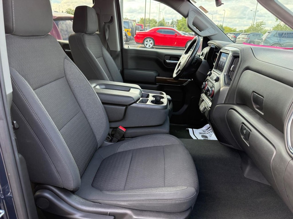 Chevrolet Silverado 1500 Vehicle Full-screen Gallery Image 06