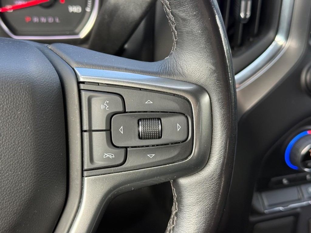 Chevrolet Silverado 1500 Vehicle Full-screen Gallery Image 15