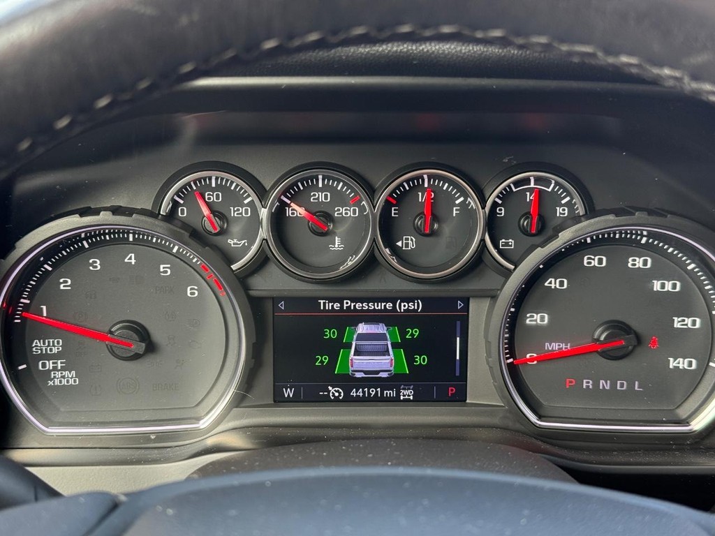 Chevrolet Silverado 1500 Vehicle Full-screen Gallery Image 16