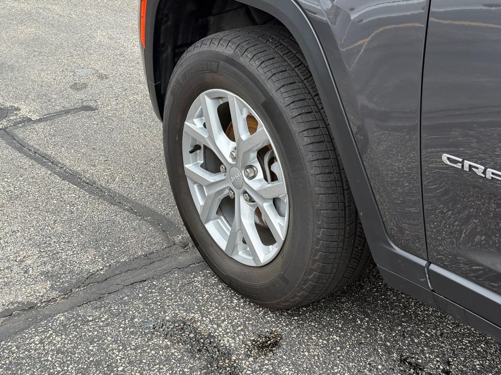 Jeep Grand Cherokee Vehicle Full-screen Gallery Image 13