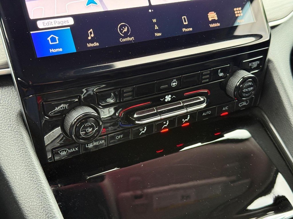 Jeep Grand Cherokee Vehicle Full-screen Gallery Image 18
