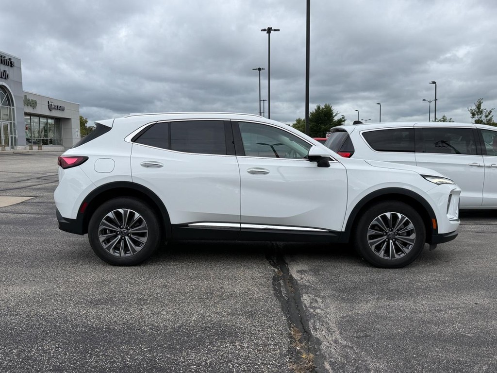 Buick Envision Vehicle Full-screen Gallery Image 02