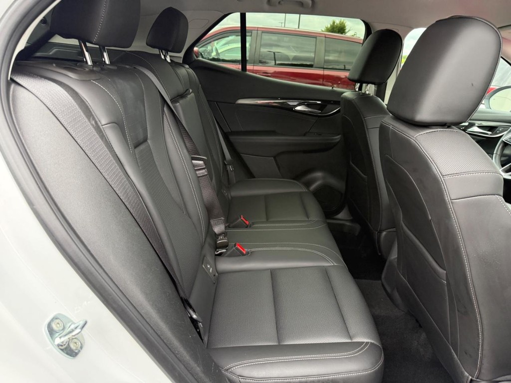 Buick Envision Vehicle Full-screen Gallery Image 07