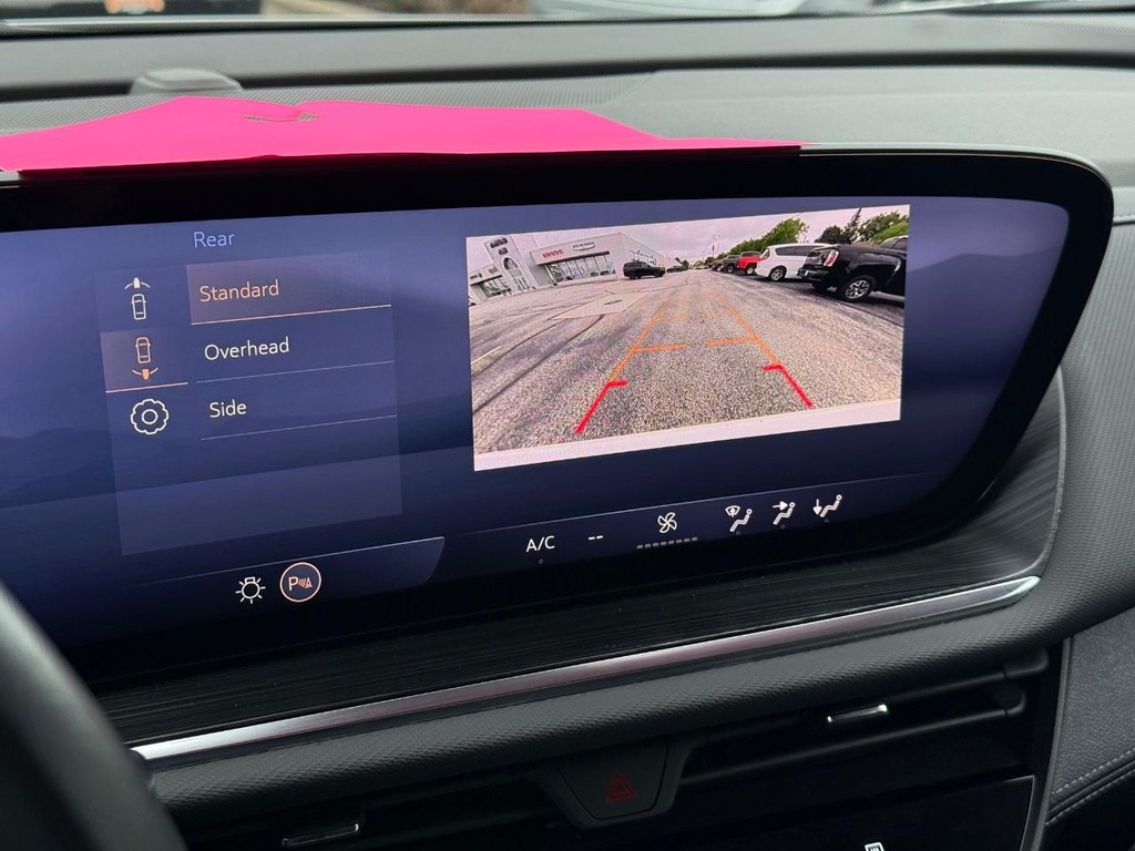 Buick Envision Vehicle Full-screen Gallery Image 17