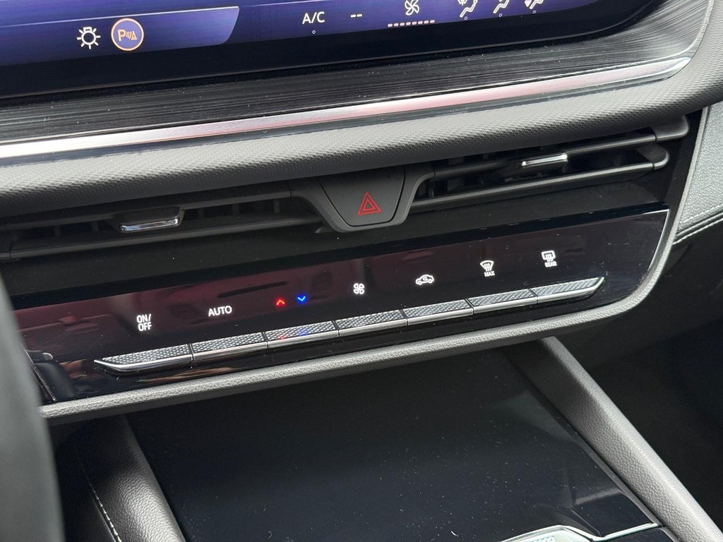 Buick Envision Vehicle Full-screen Gallery Image 18