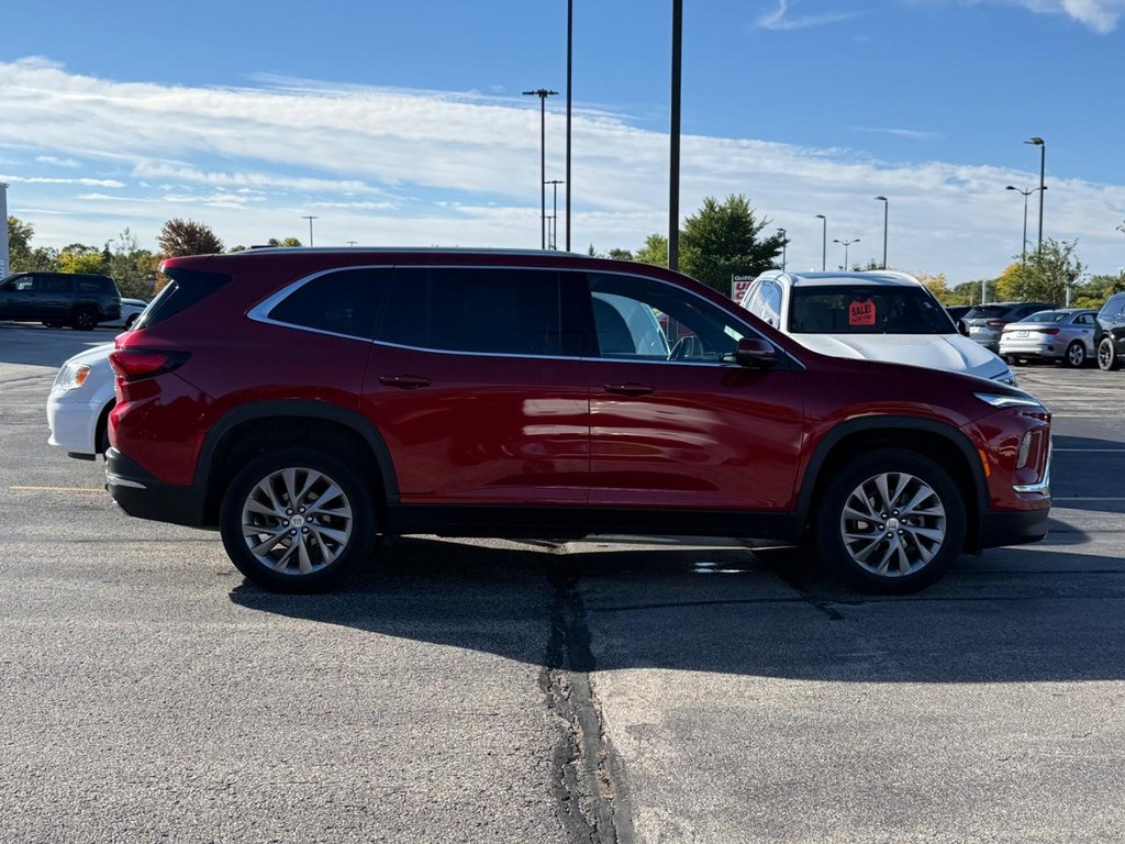 Buick Enclave Vehicle Full-screen Gallery Image 02