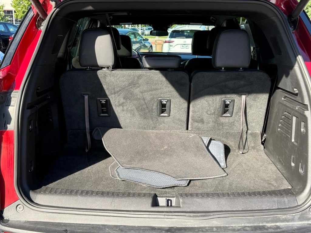 Buick Enclave Vehicle Full-screen Gallery Image 05